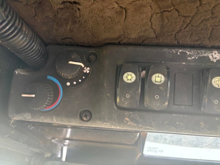 2007-john-deere-322-image-18