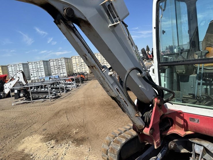 2003-takeuchi-tb135-image-18