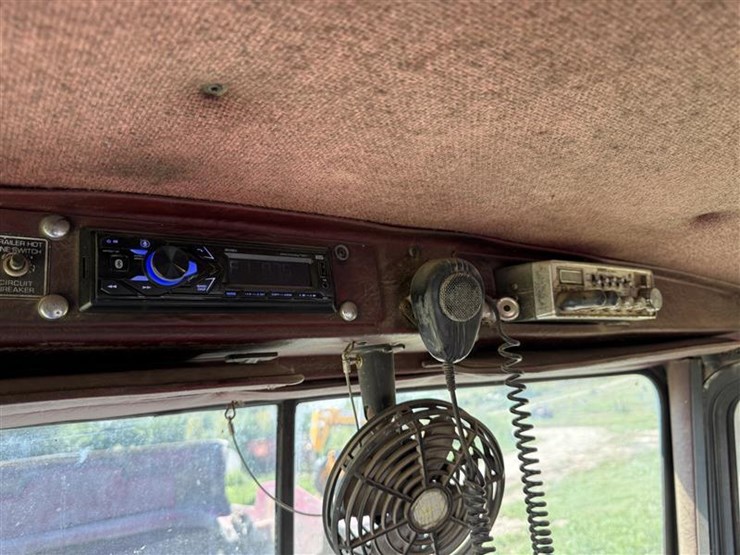 1988-kenworth-w900b-image-23