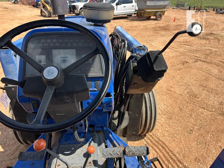 new-holland-6640-image-12