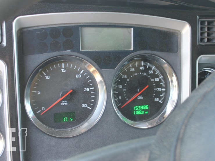 2009-kenworth-t800-image-10