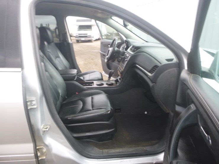 2013-chevrolet-traverse-image-8
