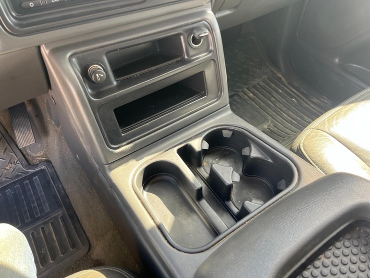 2005-chevrolet-silverado-2500-image-21
