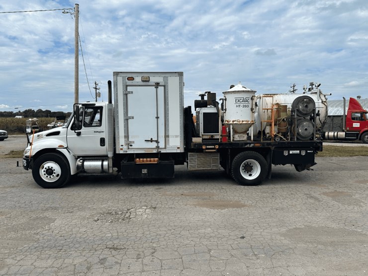2012-international-durastar-4300-image-1