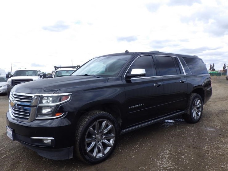 2015-chevrolet-suburban-image-1