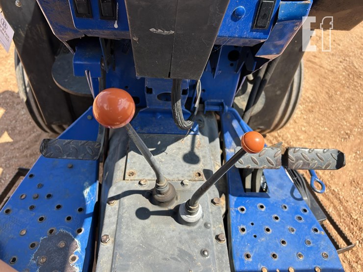 new-holland-6640-image-13