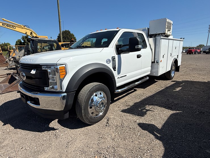 2018-ford-f550-image-1