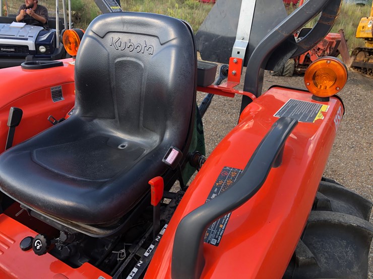 kubota-l3301-image-9