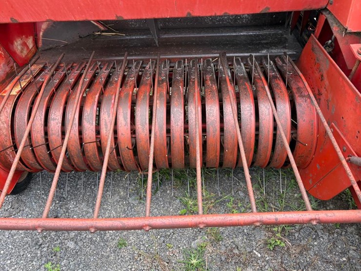 massey-ferguson-124-image-4