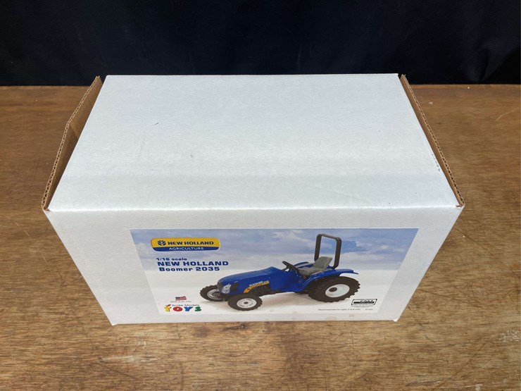 new-holland-boomer-2035-image-13