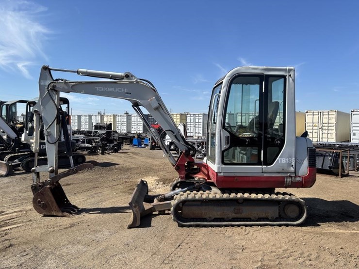 2003-takeuchi-tb135-image-5