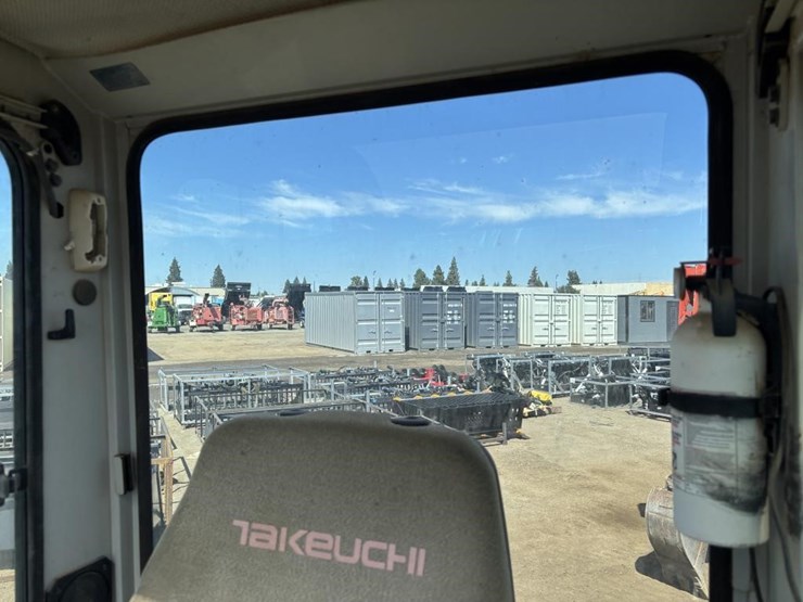 2003-takeuchi-tb135-image-38