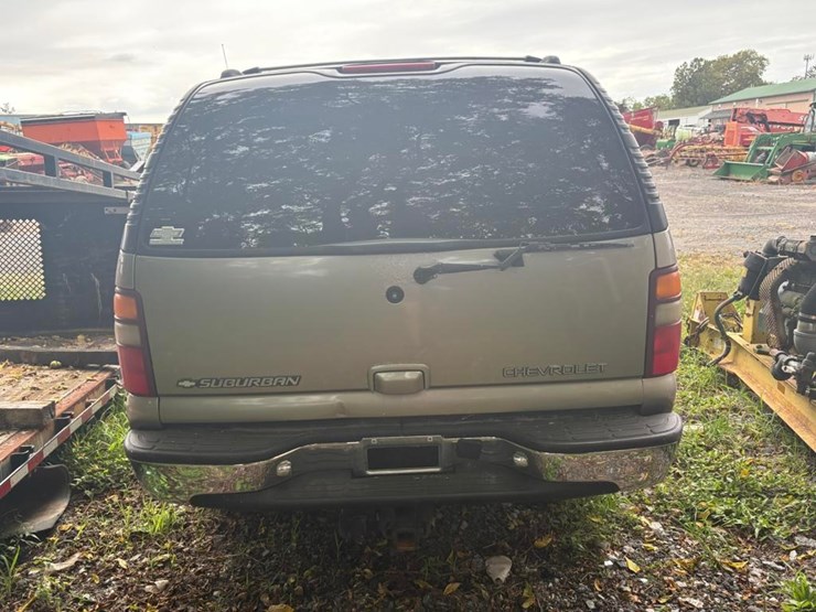 2001-chevrolet-suburban-image-8