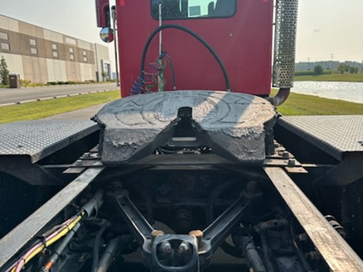 2009-kenworth-t800-image-13