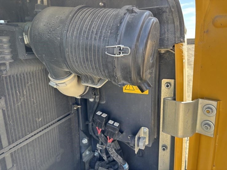 2021-deere-60g-image-44