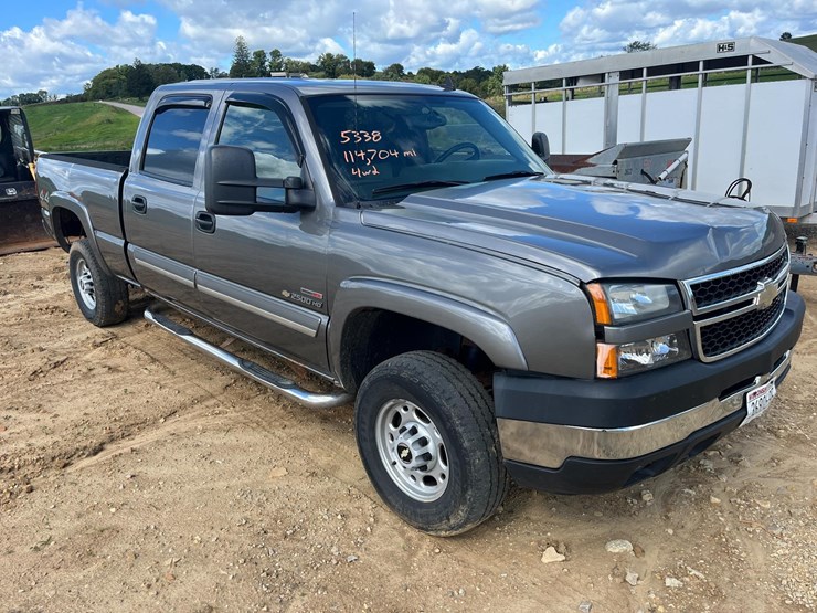 2005-chevrolet-silverado-2500-image-6