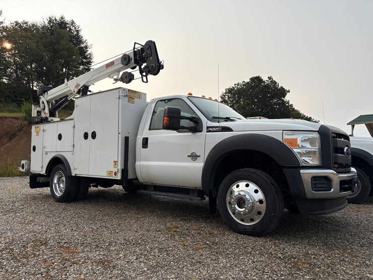 2016-ford-f550-image-1