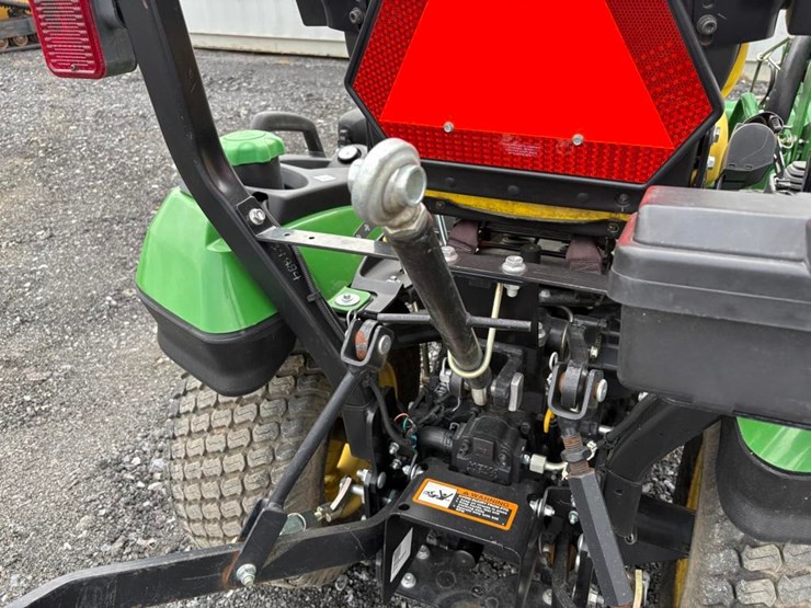 john-deere-1025r-image-11