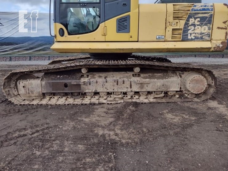 komatsu-pc220-lc-8-image-27