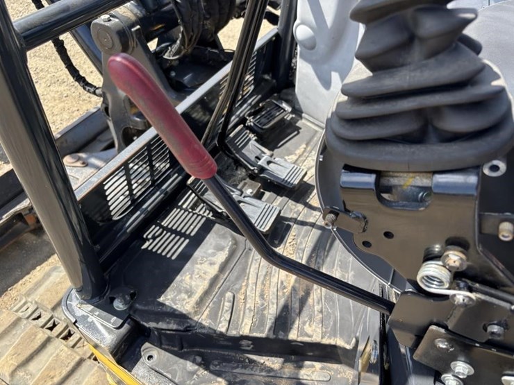 2021-deere-60g-image-31