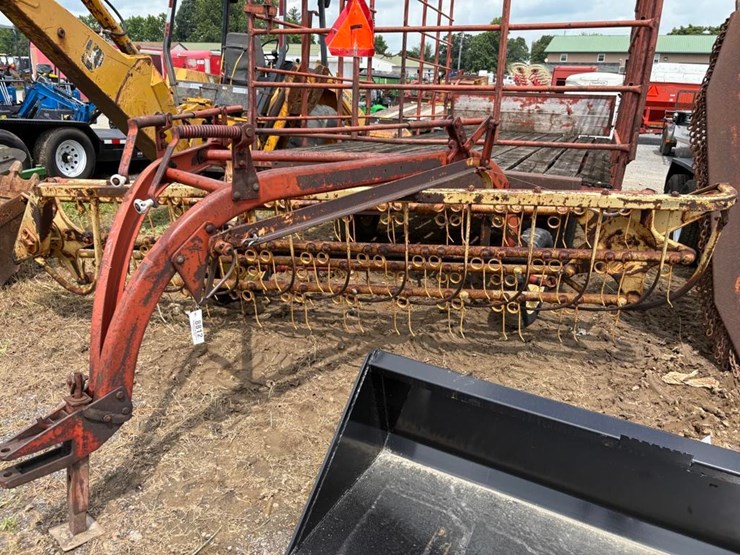 new-holland-258-image-1