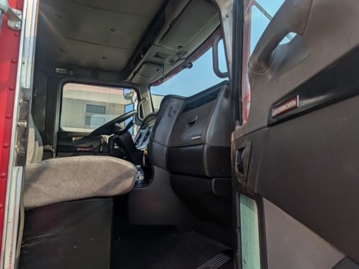 2009-kenworth-t800-image-30