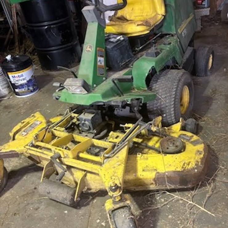 JOHN DEERE F725