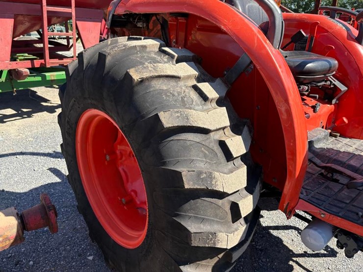 2023-kubota-mx5400-image-7