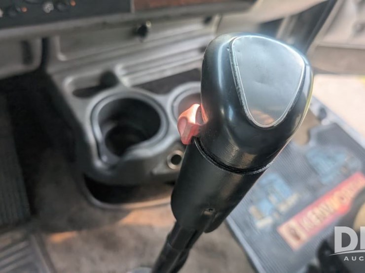 2003-kenworth-t800-image-19