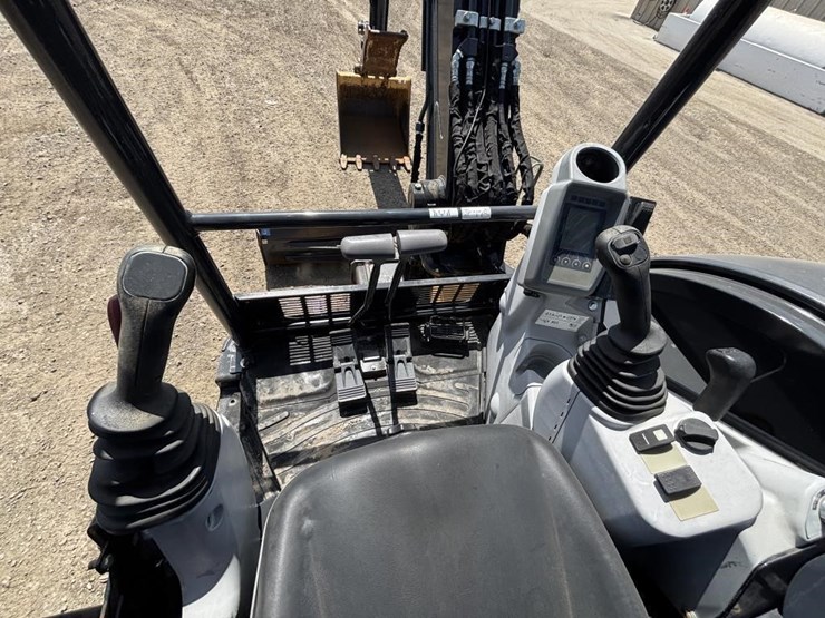 2021-deere-60g-image-29