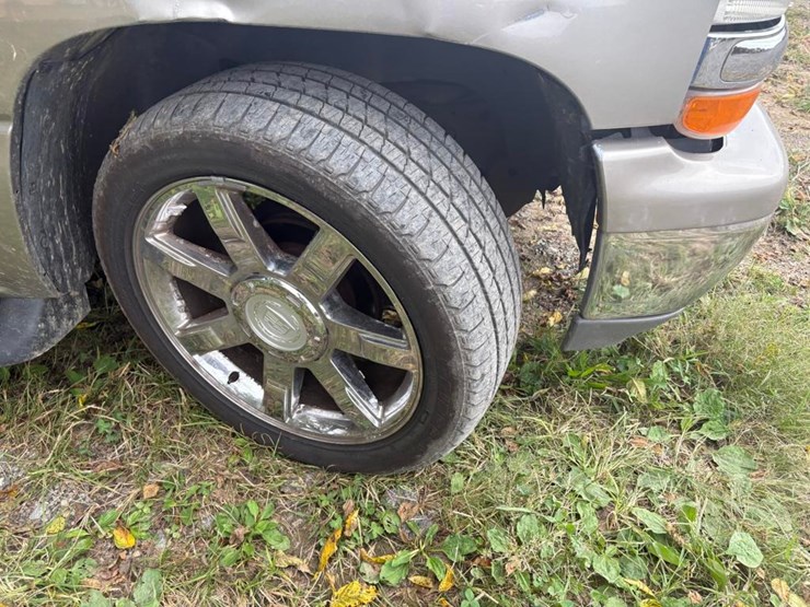 2001-chevrolet-suburban-image-6