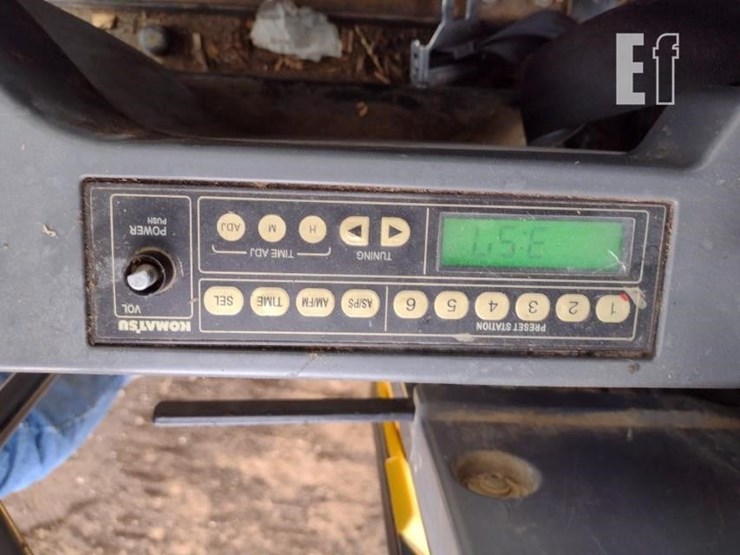 komatsu-pc220-lc-8-image-11
