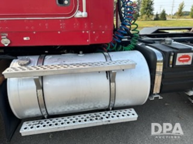 2009-kenworth-t800-image-21