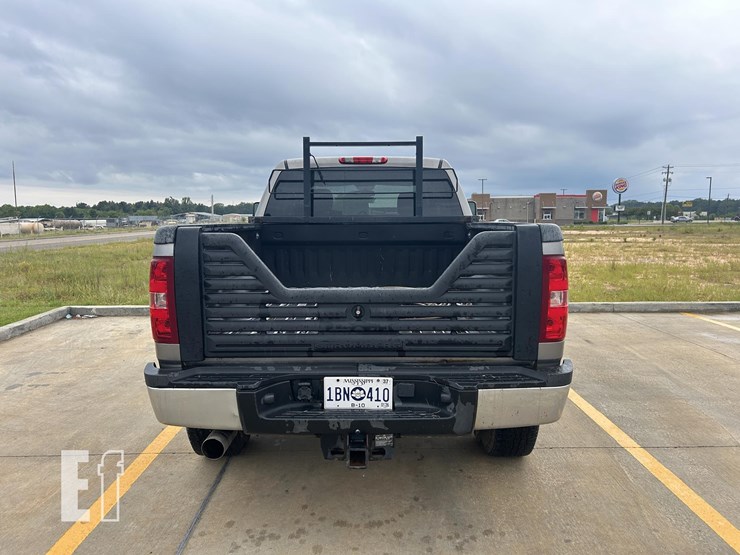 2012-chevrolet-2500hd-image-4