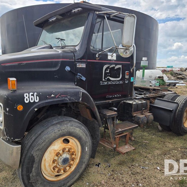 1989 INTERNATIONAL S2300