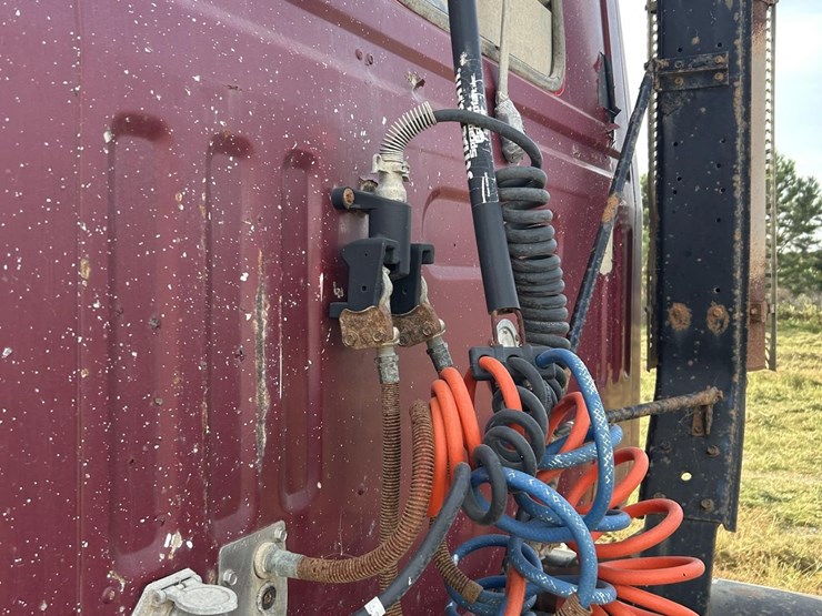 1994-white/gmc-wg64t-image-11