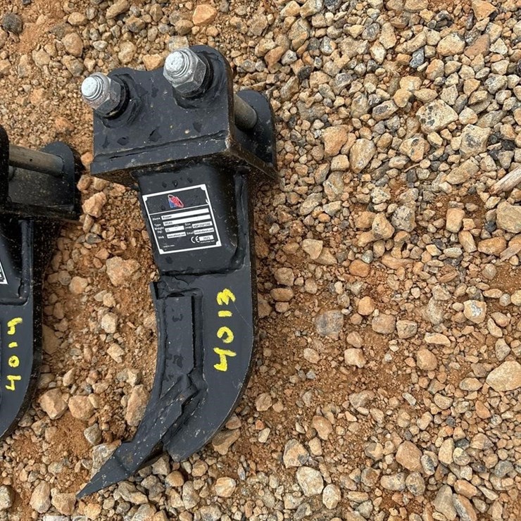 IRANCH MINI EXCAVATOR RIPPER ATTACHMENT