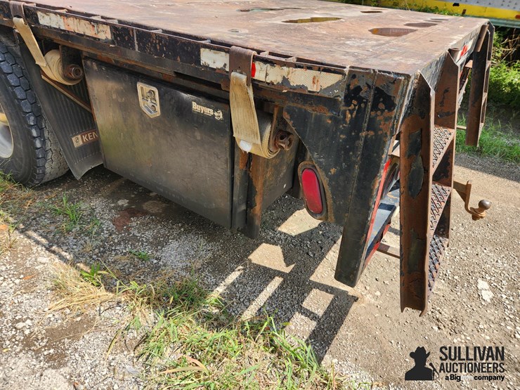 1996-kenworth-t300-image-16