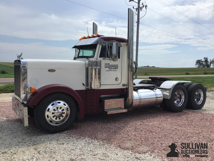 2000-peterbilt-379-image-1