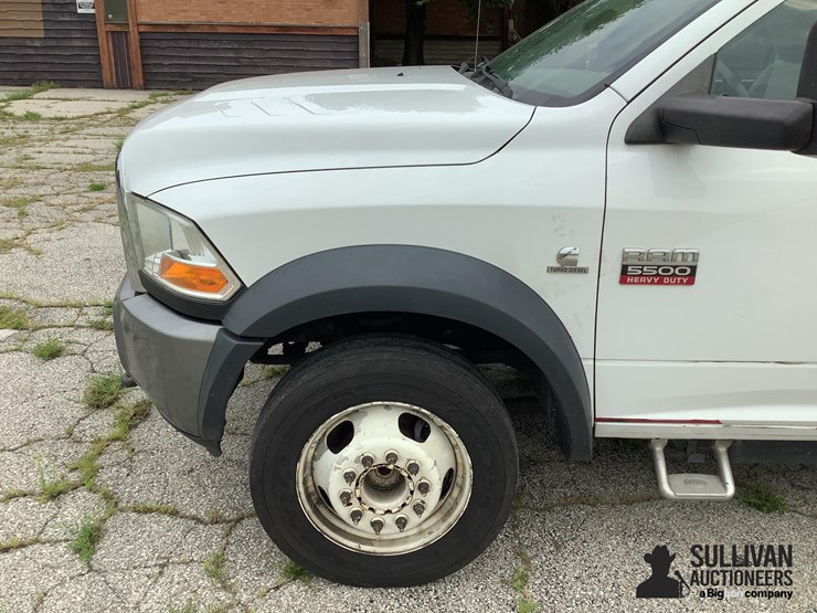 2011-dodge-ram-5500-image-9