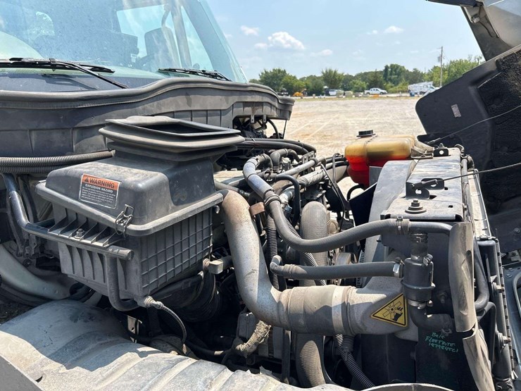 2014-international-durastar-4300-image-16
