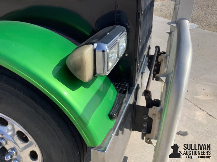 2006-peterbilt-379-image-11