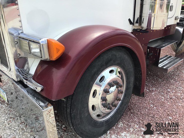 2000-peterbilt-379-image-19