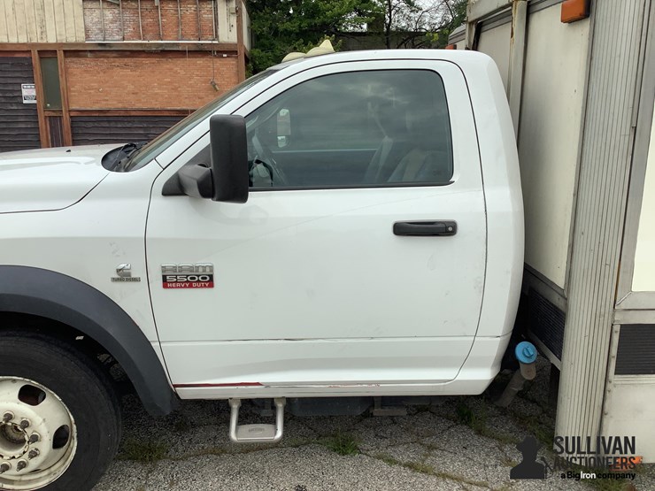 2011-dodge-ram-5500-image-10