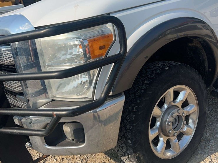 2016-ford-f250-lariat-image-10