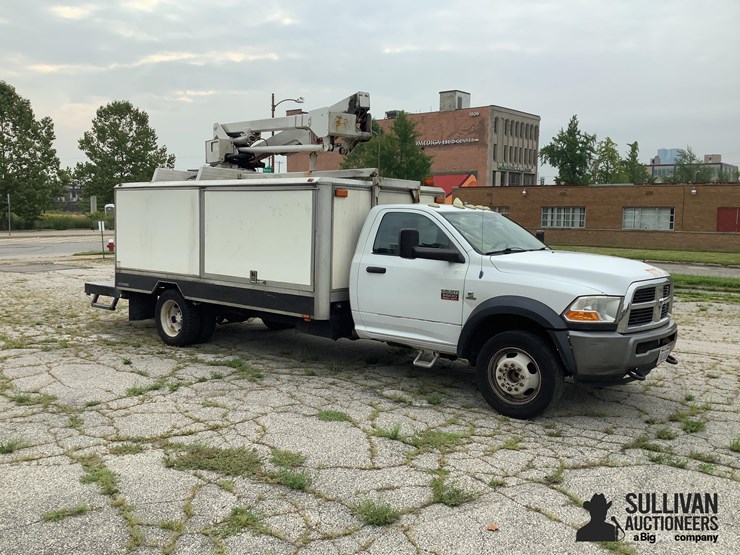 2011-dodge-ram-5500-image-3