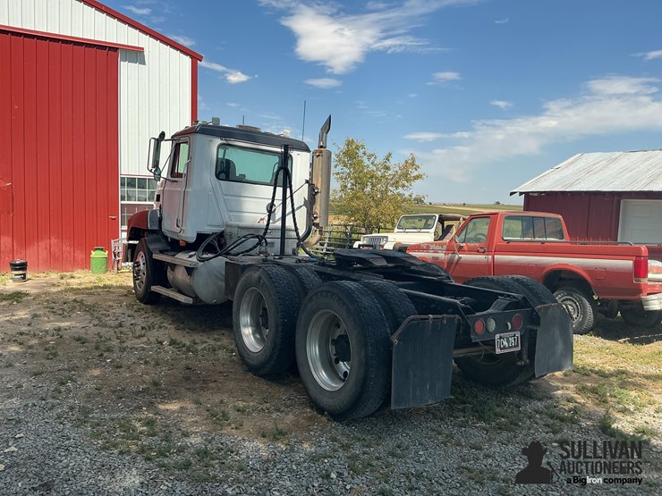 2002-mack-ch613-image-7