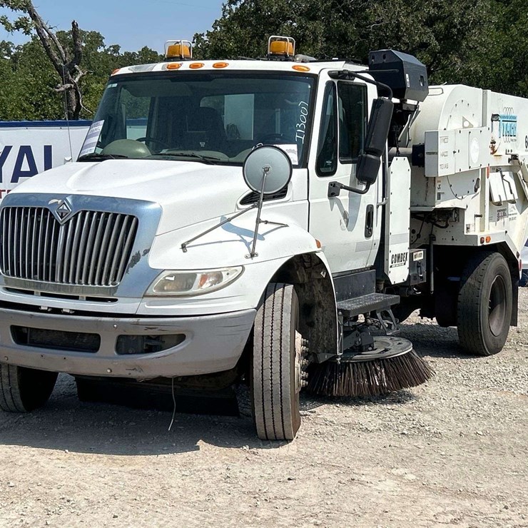 2014 INTERNATIONAL DURASTAR 4300