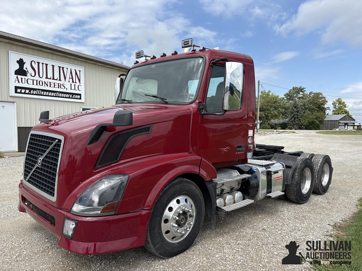 2015-volvo-vn-image-1