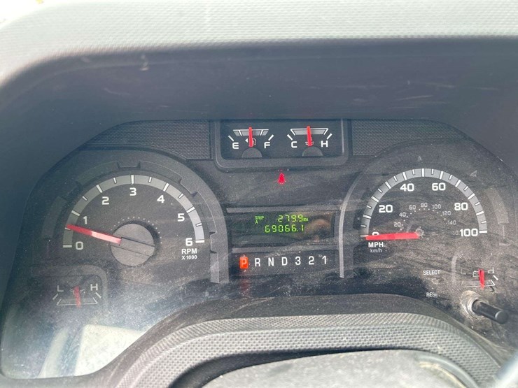 2015-ford-e350-image-12